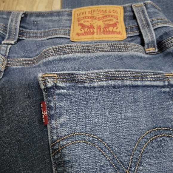 Levi's Curvy bootcut jeans size 8 - Picture 3 of 15